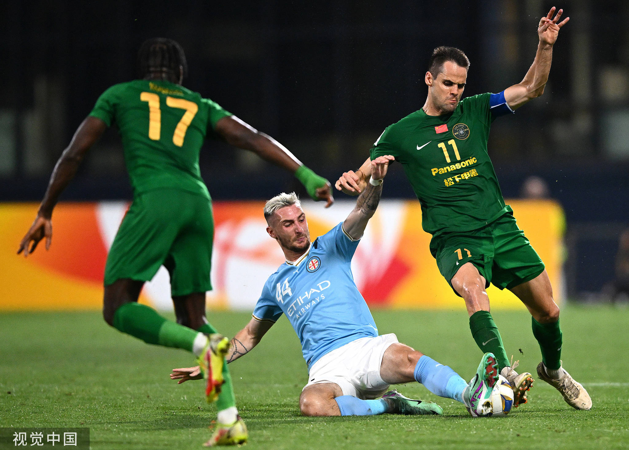 亚冠今夜再迎强敌，葡萄牙体育调整名单，主帅态度：质疑声仍在，年轻球员得到机会的简单介绍爱游戏体育官网