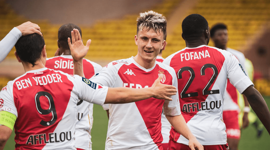 关于集结日体能课后；摩纳哥复出首秀备战西甲；管理层满意；更衣室氛围转暖的信息爱游戏